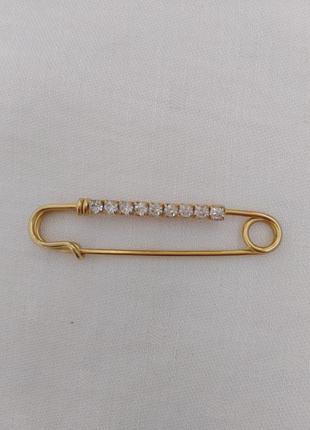 Декоративна шпилька зі стразами.