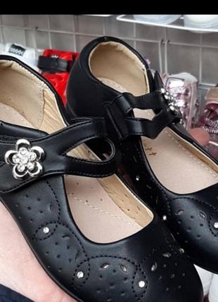 Школьные черные туфли балетки для девочки перфорация, камни мягкие