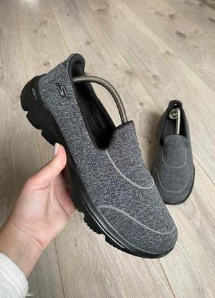 Кроссовки skechers р. 40