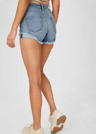 Жіночі джинсові шорти c&a, розмір s2 фото