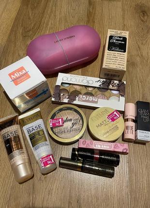 Распродаю набор косметики новой