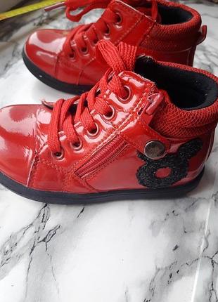 Червоні лаковані черевички 25 р