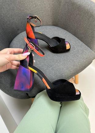 Босоніжки з ексклюзивної шкіри + чорна замша на масивному каблуку