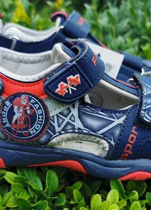 Спортивные босоножки солнце