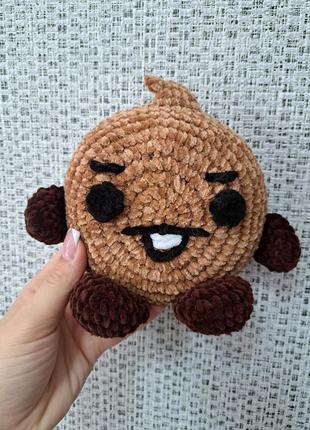 Мягкая вязанная игрушка шуки shooky suga шуга мин юги талисман1 фото