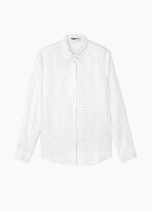 Белая свободная сорочка в горох