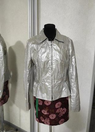 Серебристая металлическая куртка под кожу apriori дочерний бренд escada2 фото