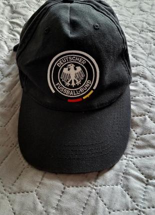 Чорна кепка німеччина2 фото