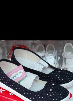Тапочки, туфельки, мокасины для девочки черные узенькие на резинке2 фото