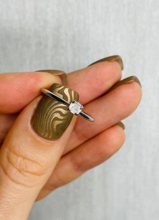 Серебряное кольцо с бриллиантом b056-10 размер:18.5;4 фото