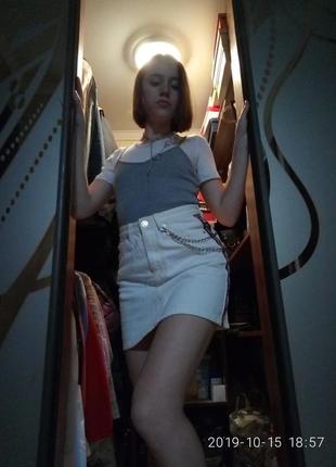 Мини юбка джинсовая белая с лампасами2 фото