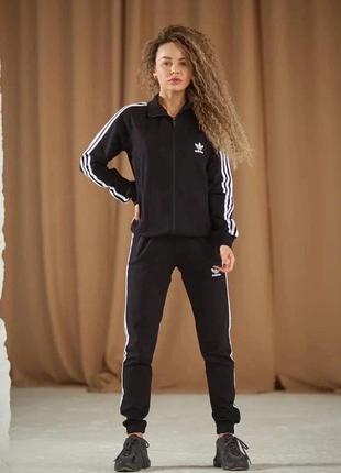 Женский спортивный костюм adidas