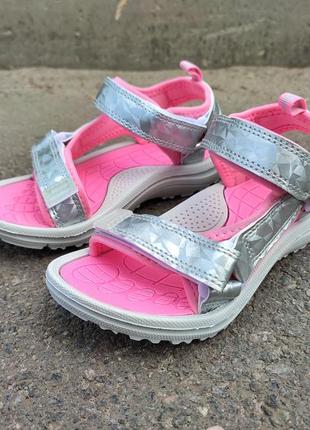 Спортивные серебристые розовые босоножки трекеры, для девушек стильные и современные сандалии
