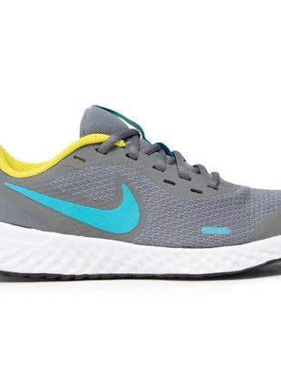 Nike revolution 40