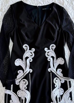 Стильное черное платье karen millen с белым орнаментом