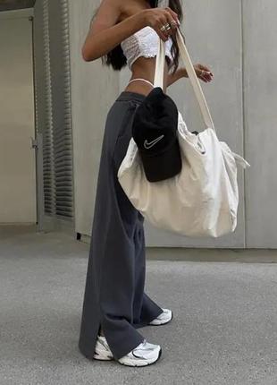 Стильні універсальні спортивні жіночі штани палаццо з розрізами з боків, трендові повсякденні штани2 фото