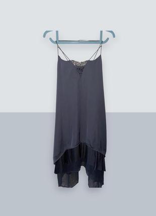 Сукня у білизняному стилі