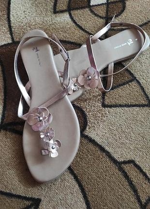 Босоніжки жіночі tu