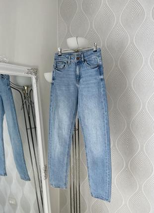 Светлые джинсы скинни на 11 лет рост 146см