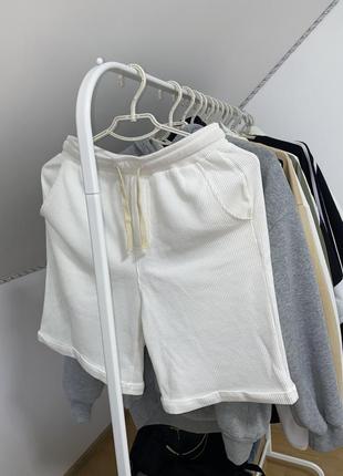 Мужские белые шорты