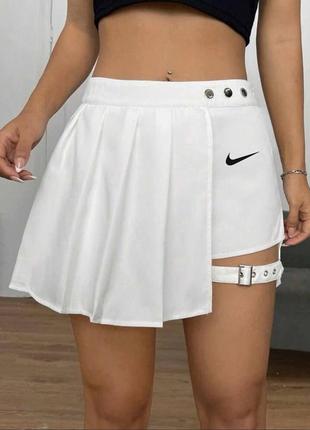 Спортивная юбка шорты мини с пряжкой юбка короткая тенниска черная белая плиссе трендовая стильная базовая10 фото
