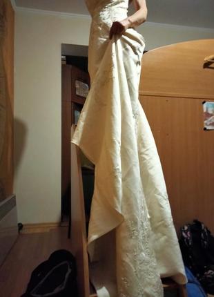 Свадебное платье со шлейфом,4 фото