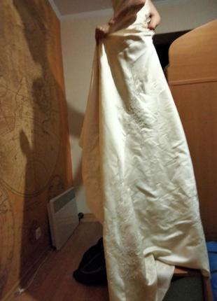 Свадебное платье со шлейфом,5 фото