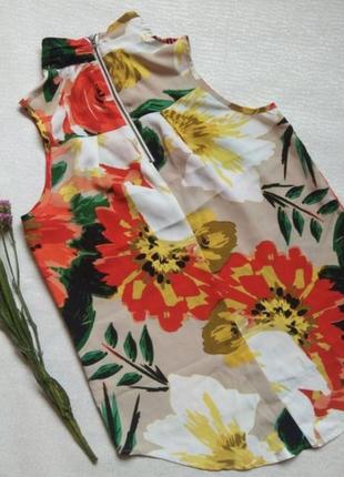 Летняя блуза водолазка безрукавка,блузка под шею в цветы2 фото