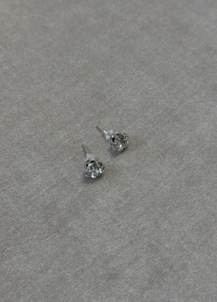 Сережки гвоздики з камінчиком7 фото