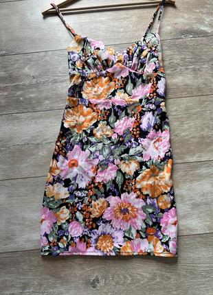 Міні сукня в квітковий принт
