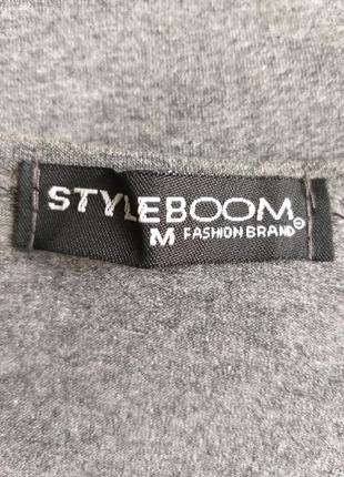 Styleboom. топ с драпировкой. футболка с узлом, со сборками. серый меланж.6 фото