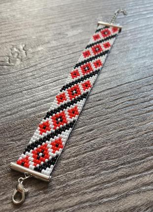 Браслет из бисера