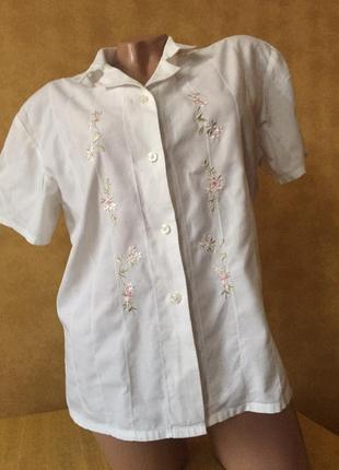 Біла сорочка з коротким рукавом