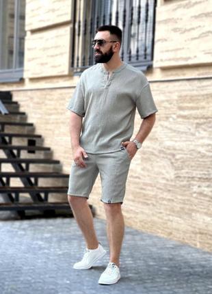 Стильный льняной мужской повседневный комплект шорты и футболка с вырезом качественный летний костюм из льна
