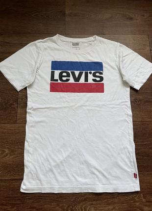 120 грн levi's футболка женская