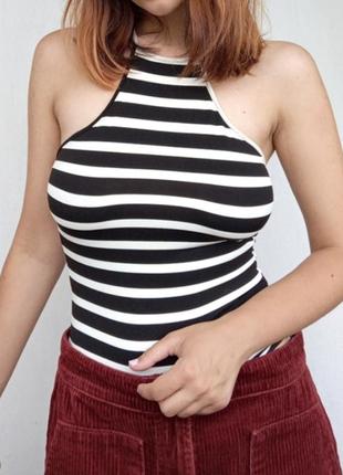 Майка з відкритою спиною