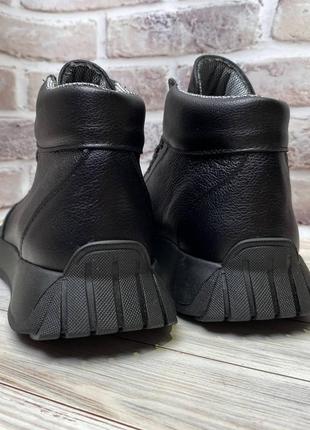 Женские черные кожаные кроссовки5 фото