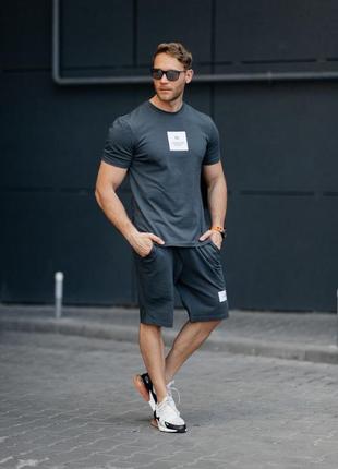 Качественный люкс мужской комплект в стиле calvin klein футболка и шорты летний костюм