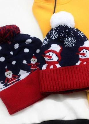 Зимняя теплая новогодняя шапка со снеговиком с помпоном