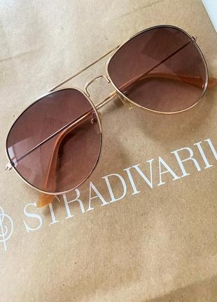 Жіночі сонцезахисні окуляри stradivarius