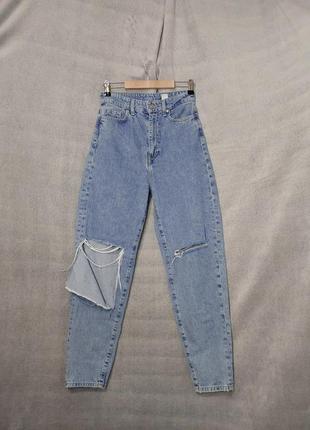 Стильные качественные плотные рваные джинсы