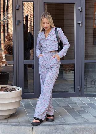 Роскошный стильный брючный костюм из софта лео коричневый черный серый серо-голубой пиджак жакет укороченный рубашка блузка брюки штаны палаццо