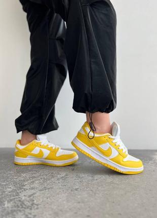 Крутые яркие женские кроссовки nike sb dunk low yellow white жёлтые с белым6 фото