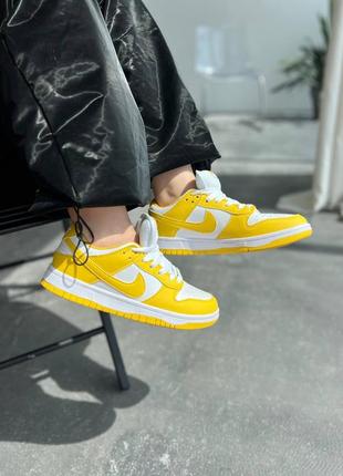 Крутые яркие женские кроссовки nike sb dunk low yellow white жёлтые с белым4 фото