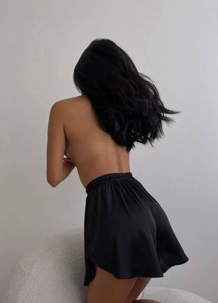 Жіночий домашній чорний легкий трендовий шовковий комплект майка шорти2 фото