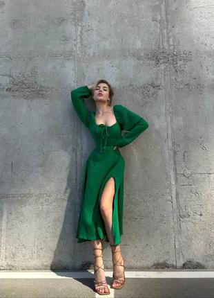 Трендова зелена жіноча довга сукня з вирізом та на завʼязках на спині 2023 з довгим рукавом4 фото