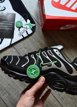 Шикарные кроссовки nike air max plus tn'black silver green strike'