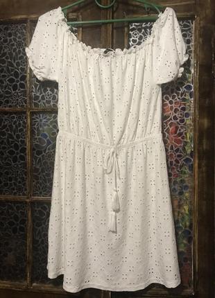 Ніжна   літня біла сукня прошва