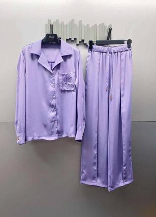Костюм атласный в стиле loewe рубашка брюки клеш палаццо лиловый3 фото