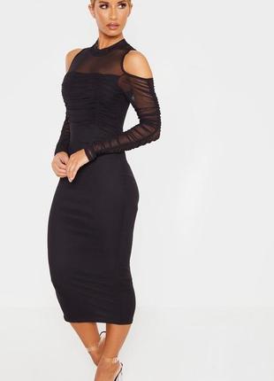 Черное платье миди с длинными рукавами и открытыми плечами2 фото